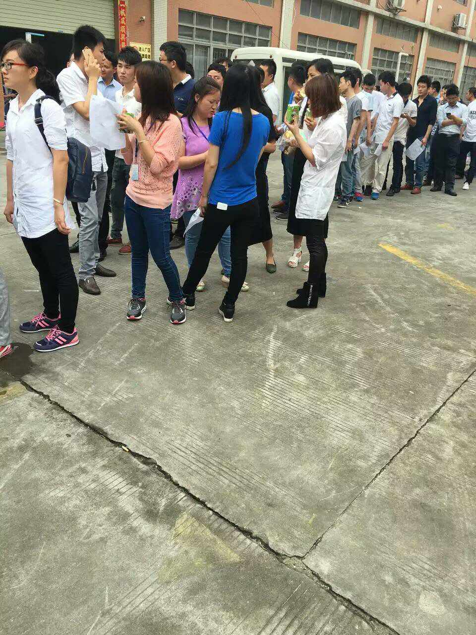 關(guān)愛員工 關(guān)注健康—公司組織全員體檢 關(guān)愛員工 關(guān)注健康—公司組織全員體檢